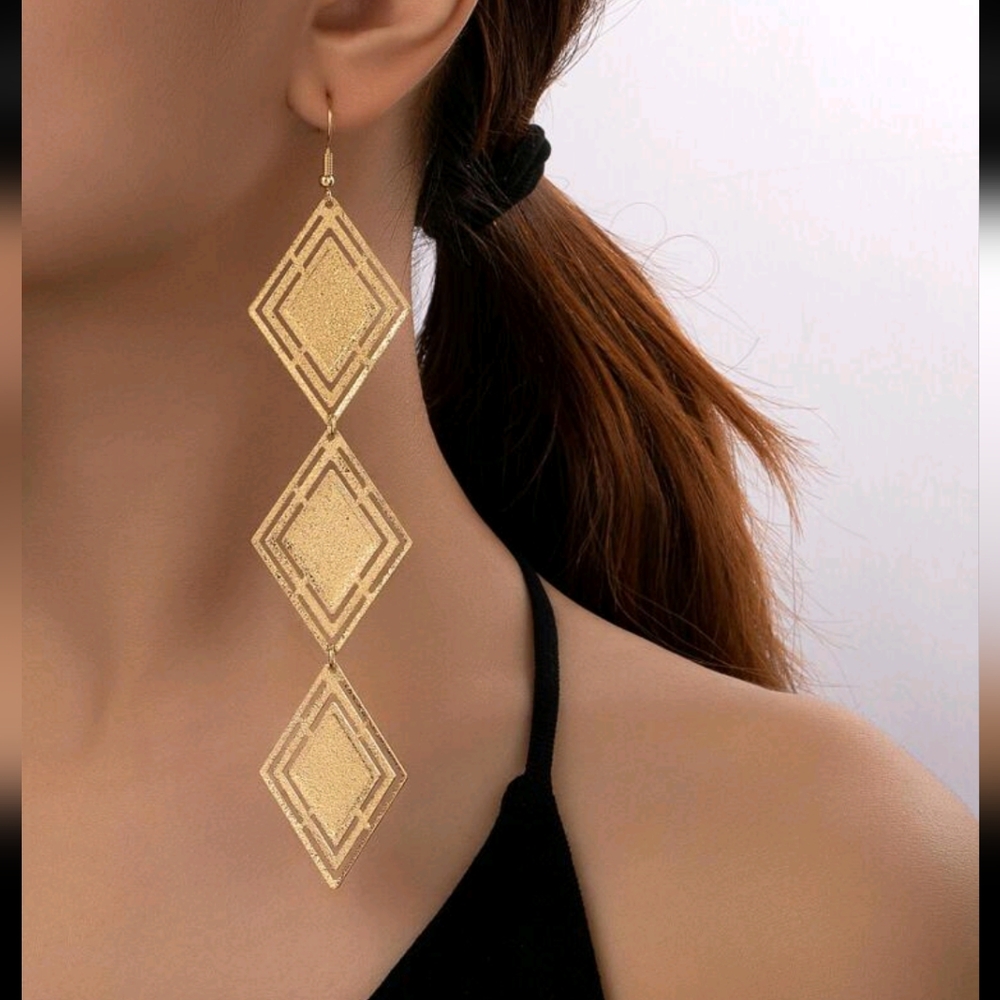 RHOMBUS GOLD TONE ASCENDING DANGLE EARRINGS